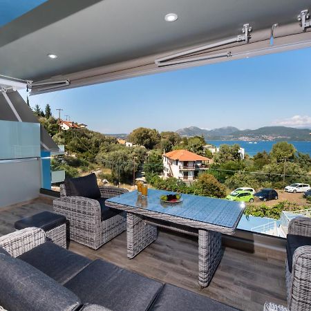 Blue House Luxury Apartment นิเกียนา ภายนอก รูปภาพ