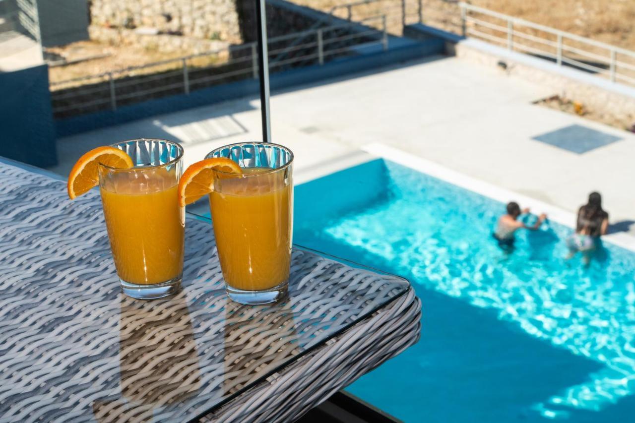 Blue House Luxury Apartment นิเกียนา ภายนอก รูปภาพ