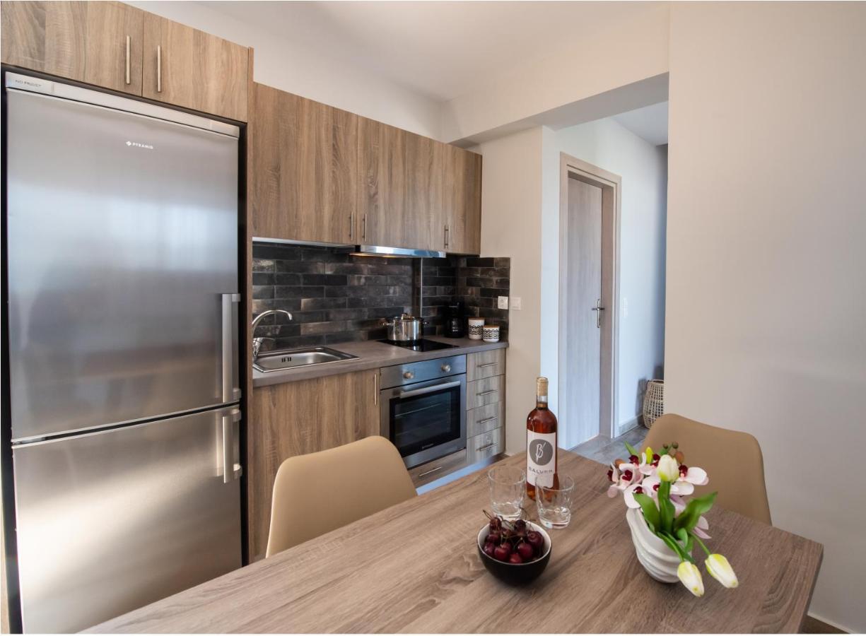 Blue House Luxury Apartment นิเกียนา ภายนอก รูปภาพ